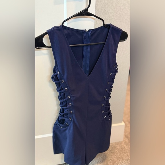 NWOT! Navy Lace-Up Romper. Size S - Picture 2 of 6